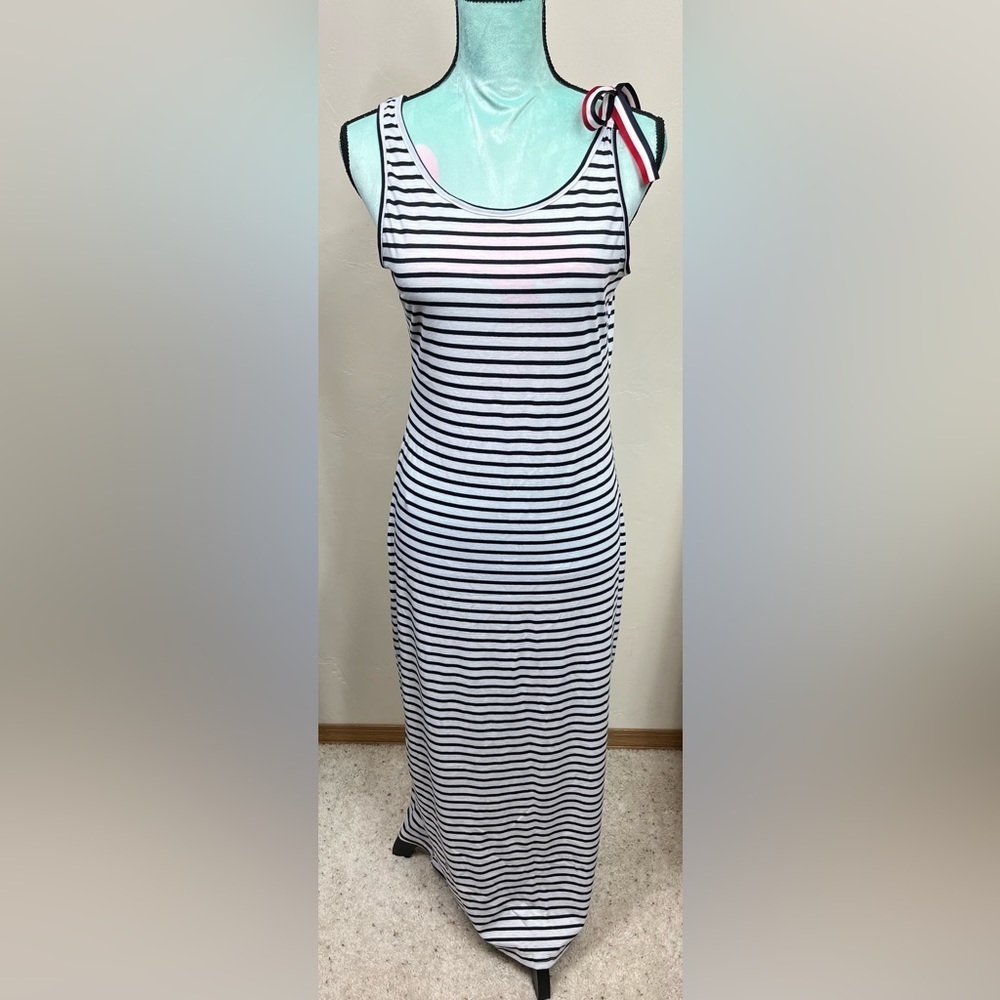 Nwt Women’s Striped Print Sleeveless Maxi Dress With Slit - Picture 3 of 11